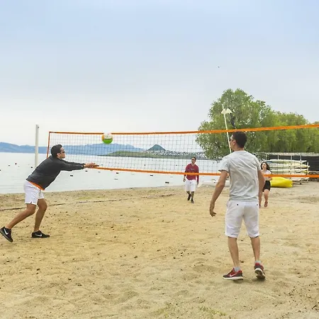 Club Muskebi 酒店 4*