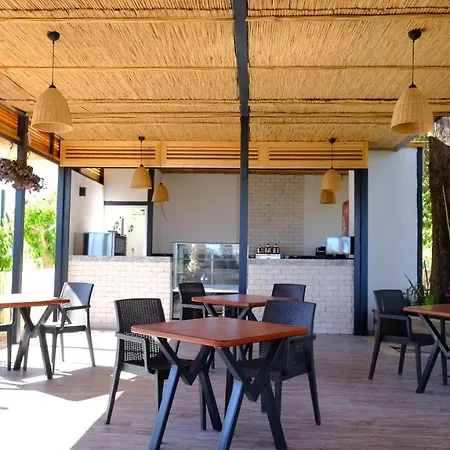 Club Muskebi 호텔 4*