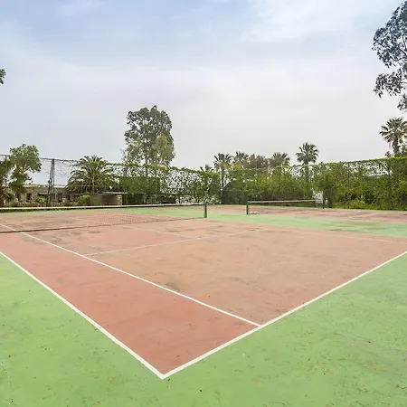 فندق Club Muskebi 4*