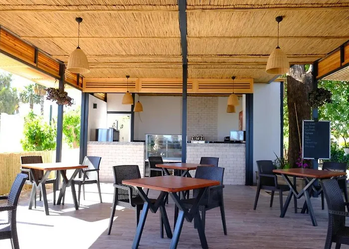 Club Muskebi Otel 4*